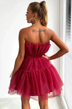 Load image into Gallery viewer, Hot Selling A Line Strapless Short Tulle Homecoming Dress