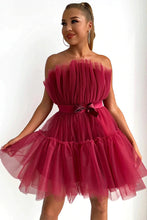 Load image into Gallery viewer, Hot Selling A Line Strapless Short Tulle Homecoming Dress