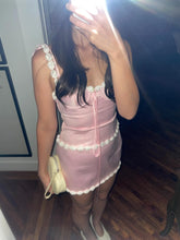 Load image into Gallery viewer, Cute Sheath Spaghetti Straps Pink Short Homecoming Dress with Appliques