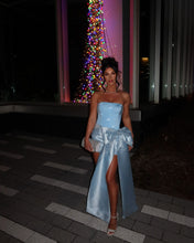 Load image into Gallery viewer, Princess Sheath Strapless Blue Short Party Dress with Bowknot