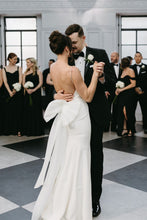 Load image into Gallery viewer, Sexy Mermaid Spaghetti Straps White Long Bridal Dress with Bowknot