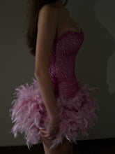 Load image into Gallery viewer, Bling Sheath Sweetheart Pink Short Homecoming Dress with Beading Feather