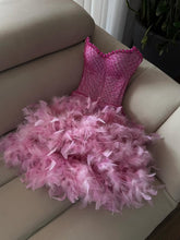 Load image into Gallery viewer, Bling Sheath Sweetheart Pink Short Homecoming Dress with Beading Feather