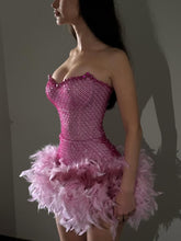 Load image into Gallery viewer, Bling Sheath Sweetheart Pink Short Homecoming Dress with Beading Feather