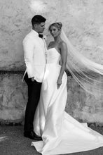 Load image into Gallery viewer, Simple A Line Sweetheart White Long Wedding Dress with Split Front