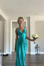 Load image into Gallery viewer, Simple Mermaid V Neck Green Long Prom Dress with Open Back