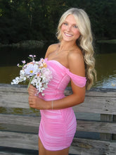 Load image into Gallery viewer, Stylish Sheath Off the Shoulder Pink Short Homecoming Dress with Ruched