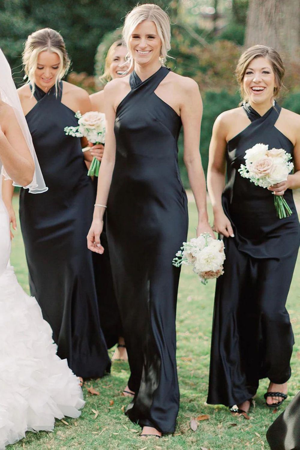 Beauty Sheath Halter Neck Black Long Bridesmaid Dress with Bowknot