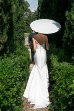 Load image into Gallery viewer, Simple Mermaid Strapless White Long Wedding Dress with Button Up