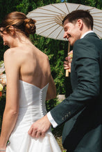 Load image into Gallery viewer, Simple Mermaid Strapless White Long Wedding Dress with Button Up