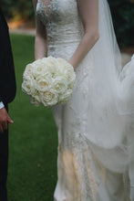 Load image into Gallery viewer, Elegant Mermaid Sweetheart White Wedding Dress with Appliques