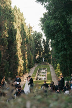 Load image into Gallery viewer, Elegant Mermaid Sweetheart White Wedding Dress with Appliques