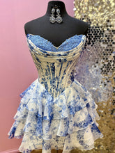 Load image into Gallery viewer, Gorgeous A Line Sweetheart Blue Printed Short Homecoming Dress with Ruffles