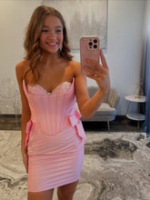 Load image into Gallery viewer, Chic Sheath Sweetheart Pink Corset Homecoming Dress with Appliques Bowknot
