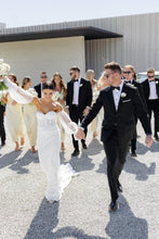 Load image into Gallery viewer, Mermaid Sweetheart White Wedding Dress with Sweep Train