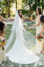 Load image into Gallery viewer, Classic Mermaid Strapless White Wedding Dress with Sweep Train