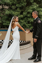 Load image into Gallery viewer, Charming Mermaid Spaghetti Straps White Long Wedding Dress with Sweep Train