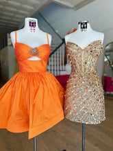 Load image into Gallery viewer, Luxurious Sheath Sweetheart Red Corset Homecoming Dress with Sequins