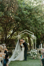 Load image into Gallery viewer, Beautiful Mermaid Strapless White Wedding Dress with Button Up
