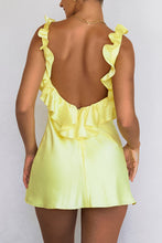 Load image into Gallery viewer, Pretty Sheath V Neck Yellow Short Homecoming Dress with Ruffles