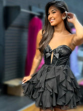 Load image into Gallery viewer, Cute A Line Sweetheart Red Tulle Short Homecoming Dress with Bowknot