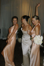 Load image into Gallery viewer, Stunning Mermaid Strapless White Corset Wedding Dress with Ruched