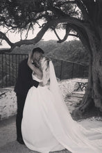 Load image into Gallery viewer, Classic A Line Strapless Long White Wedding Party Dress with Sweep Train