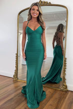 Load image into Gallery viewer, Stunning Green Mermaid Spaghetti Straps Lace Up Long Prom Dress