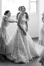 Load image into Gallery viewer, Gorgeous A Line Strapless White Tulle Long Wedding Dress with Appliques