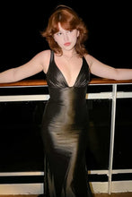 Load image into Gallery viewer, Stylish Mermaid V Neck Pink Long Party Dress with Sweep Train