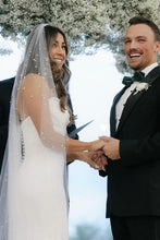 Load image into Gallery viewer, Elegant Mermaid Strapless White Long Wedding Dress with Button Up