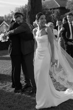 Load image into Gallery viewer, Classic Mermaid Strapless White Corset Wedding Party Dress