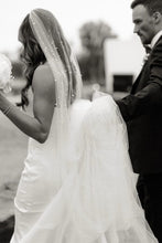 Load image into Gallery viewer, Elegant Mermaid Strapless White Long Wedding Dress with Button Up