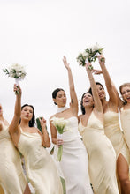 Load image into Gallery viewer, Classic Mermaid Strapless White Corset Wedding Party Dress