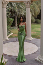 Load image into Gallery viewer, Hot Mermaid Sweetheart Green Long Party Dress with Ruffles