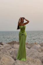 Load image into Gallery viewer, Hot Mermaid Sweetheart Green Long Party Dress with Ruffles
