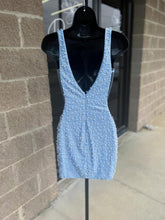 Load image into Gallery viewer, Trendy Sheath V Neck Fuchsia Short Homecoming Dress with Pearls