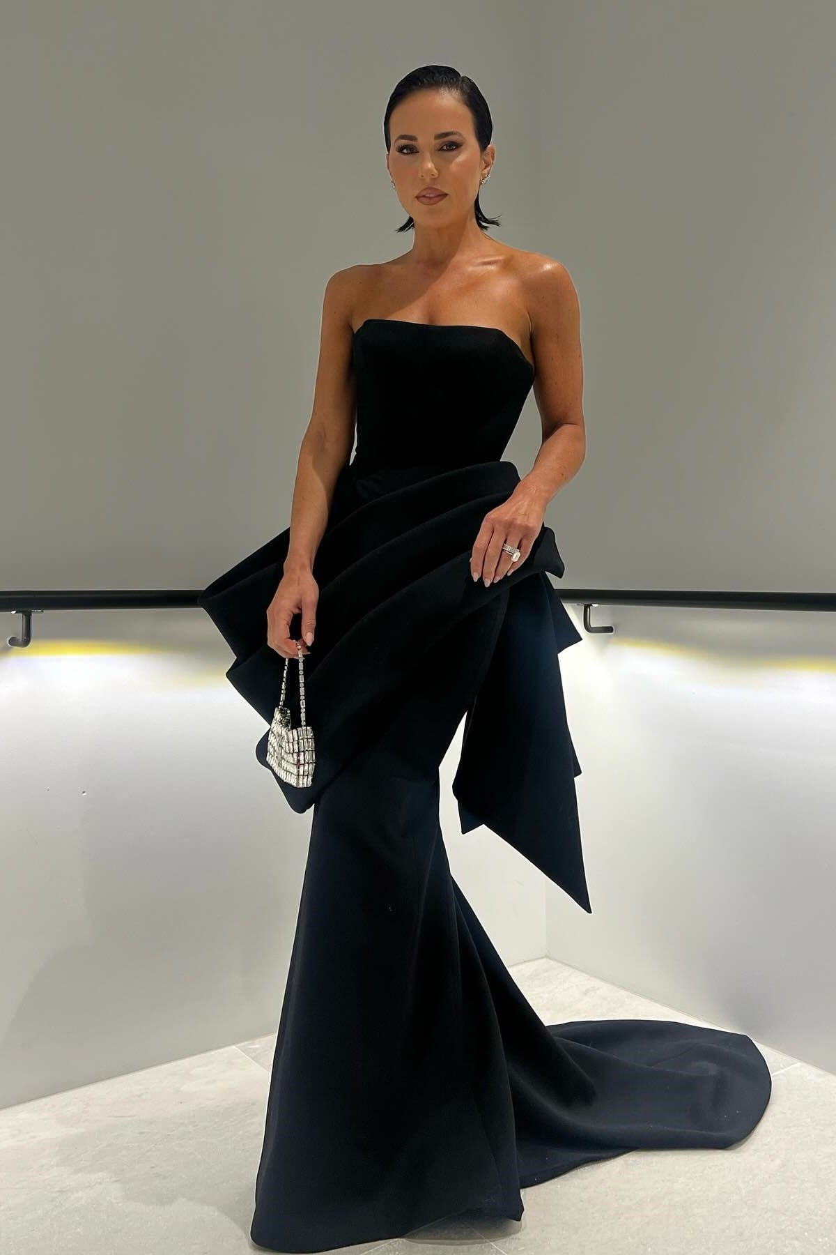 Elegant Mermaid Strapless Black Long Party Dress with Bowknot