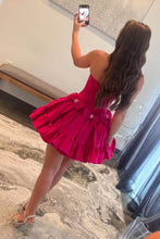 Load image into Gallery viewer, Black A-Line Strapless Short Satin Homecoming Dress With Bowknot