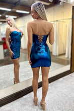 Load image into Gallery viewer, Bodycon Sweetheart Lace Up Short Metallic Homecoming Dress