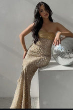 Load image into Gallery viewer, Charming Sheath Strapless Champagne Sequins Long Prom Dress with Ruched