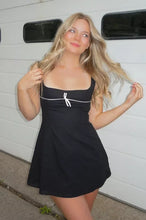 Load image into Gallery viewer, Chic A Line Square Neck Black Short Homecoming Dress with Bowknot
