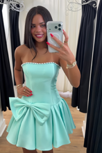 Load image into Gallery viewer, Cute A Line Strapless Light Green Short Homecoming Dress with Pearls Bowknot