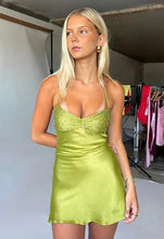 Load image into Gallery viewer, Cute Sheath Spaghetti Straps Purple Short Homecoming Dress with Beading