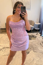 Load image into Gallery viewer, Attractive Sheath Strapless Red Corset Homecoming Dress with Appliques