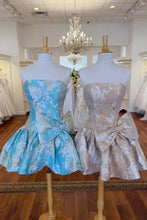 Load image into Gallery viewer, Stylish A Line Strapless Pink Printed Short Homecoming Dress with Bowknot