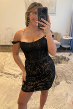 Load image into Gallery viewer, Elegant Off-Shoulder Lace Bodycon Homecoming Dress with Bow Waist