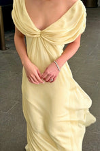 Load image into Gallery viewer, Elegant A Line V Neck Pink Chiffon Long Prom Dress with Ruffles
