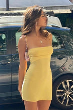 Load image into Gallery viewer, Fitted Sheath Spaghetti Straps Yellow Short Homecoming Dress