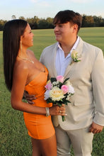 Load image into Gallery viewer, Fitted Sheath Sweetheart Yellow Short Homecoming Dress with Keyhole